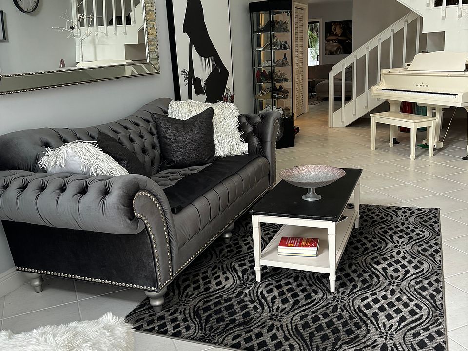 Living room with Baby Grande