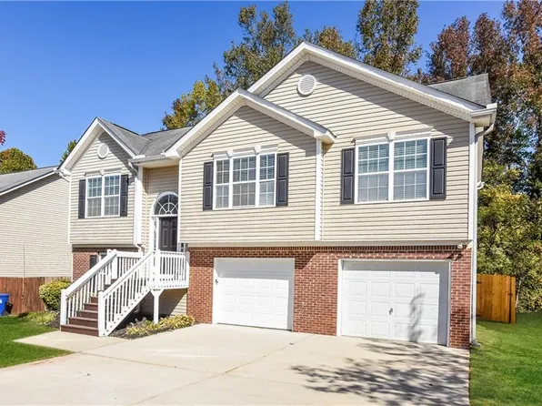132 Remington Place Dr, Dallas, GA 30157