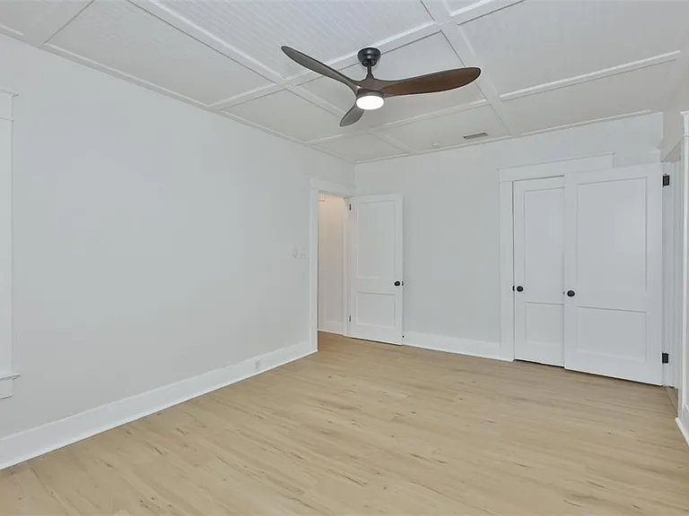 902 W Columbus Dr — Photo 18