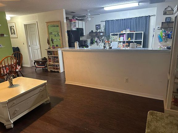 4th image of 6710 N KINGS Highway