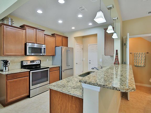 5th image of 7027 Butterfield Ct