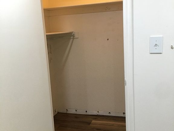 4th image of 809 W Clover Blossom Cir