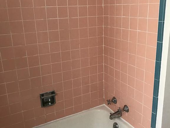 Bathtub