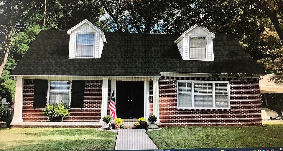 1st image of 712 Woodlawn St