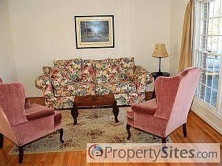5th image of 1807 Rollins Dr