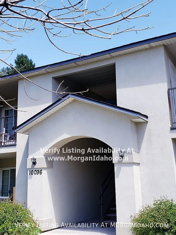 3 bed, 1113 sqft, $1,600 — Photo 1