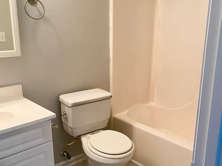 420 Pine Ave #103-B — Photo 7
