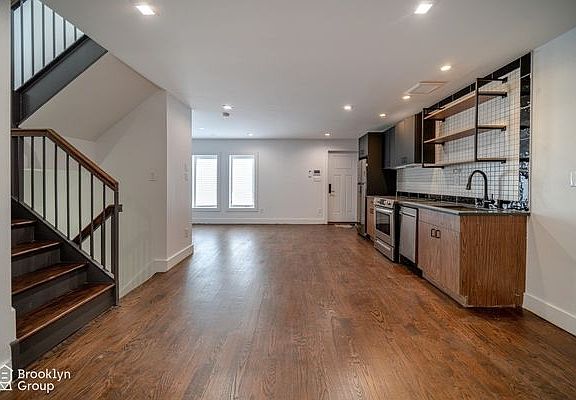 4th image of 17 Kent Ave #A1