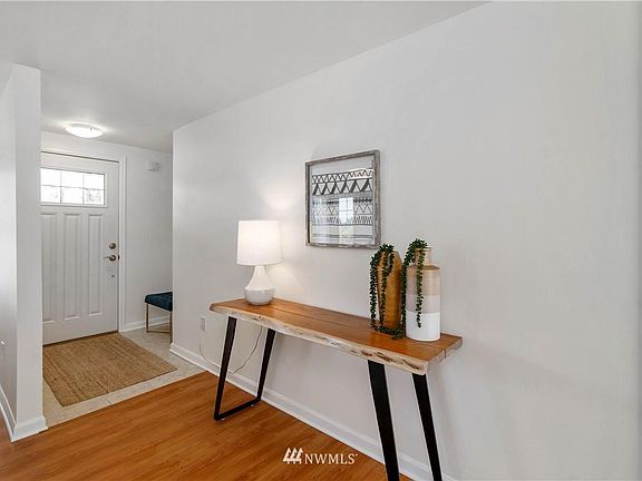 4th image of 5401 N 30th St