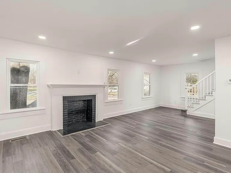 407 Cox Ave — Photo 6