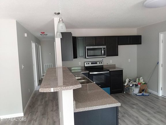 2nd image of 4206 Tomlinson St