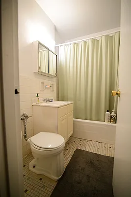 Rented by Giaps Realty Group LLC | media 5