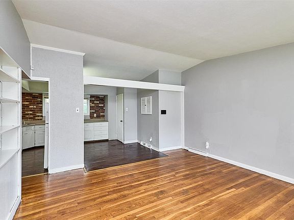 5th image of 9909 Castle Dr