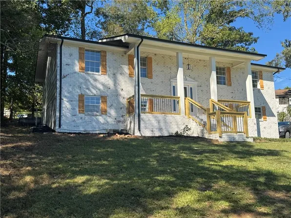 4004 Pinewood Dr SE, Dalton, GA 30721