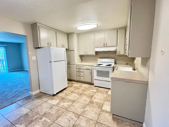 Elegante Apartments ~ Exceptionally Spacious, Unique and a Must See Community!, 5981 Lake Crest Way APT 10, Sacramento, CA 95822