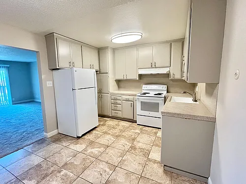 Elegante Apartments ~ Exceptionally Spacious, Unique and a Must See Community! Photo 1