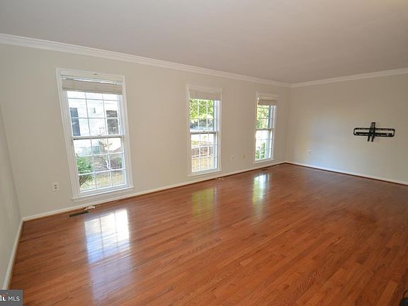 3rd image of 6228 Walkers Croft Way