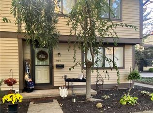 984 Hampton Ridge Dr, Akron, OH 44313