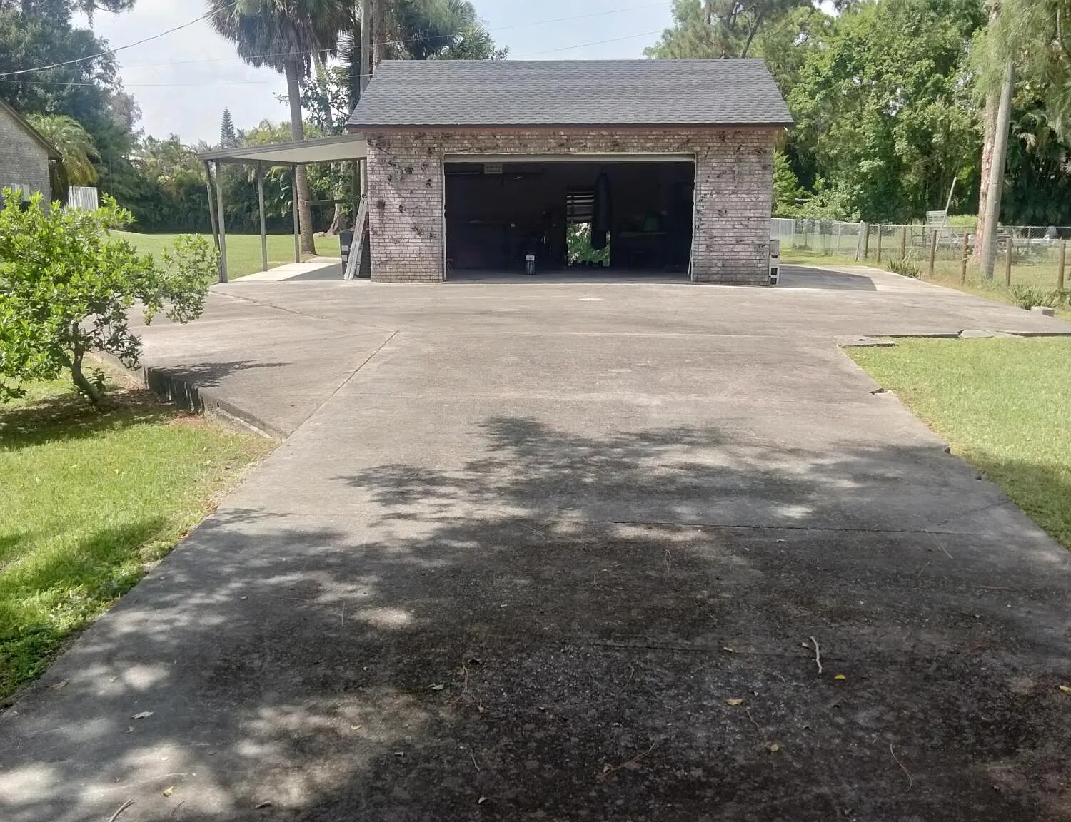 5 bed, 2.0 bath, 2323 sqft, $7,500 — Photo 2