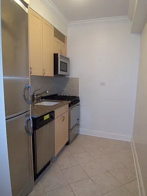 Rented by Stonehenge NYC LLC | media 12