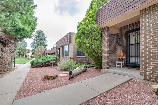 1st image of 2 Villa Dr #2