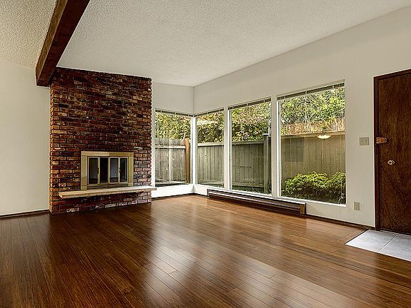 3rd image of 7422 2nd Ave NE #7422