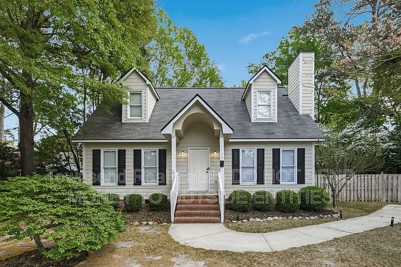 3 bed, 2.5 bath, 1511 sqft, $1,945 — Photo 1