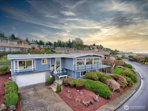 13901 Somerset Lane SE, Bellevue, WA 98006