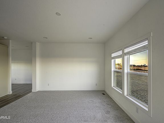 5th image of 36972 W WASHINGTON Street