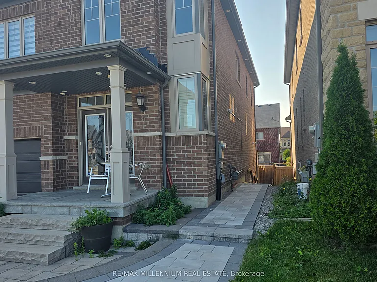 253 Easts Corners Blvd #LOWER LEVEL — Photo 2