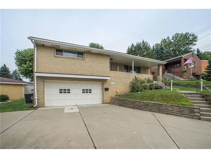 566 E Garden Rd photo 1
