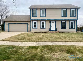 1110 Heritage Ln, Oregon, OH 43616
