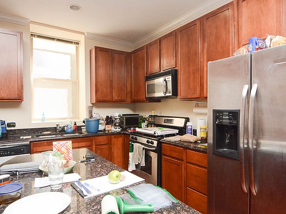 2nd image of 1231 N Ashland Ave APT 2E