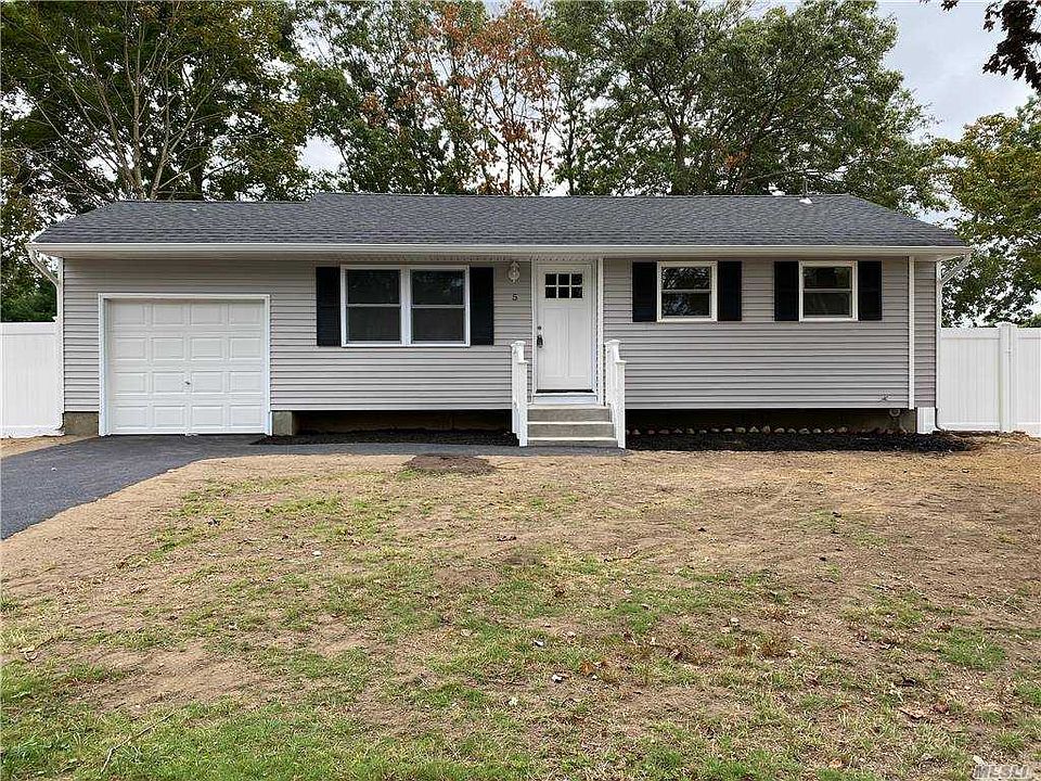 1st image of 5 Norwalk Ln