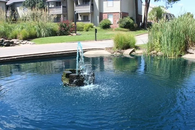 Yacht Club — Photo 16
