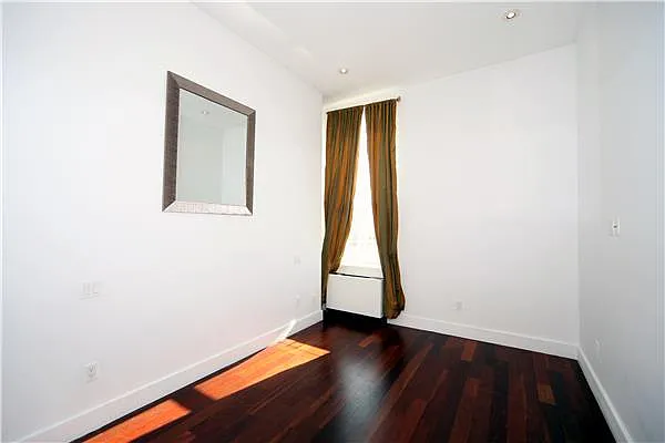 Rented by Bank Neary | media 39