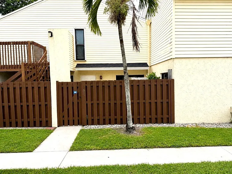 629 Executive Center Dr #J103 — Photo 1