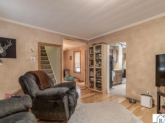 4th image of 311 E Blue Earth St