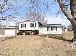 520 12th St NE, Independence, IA 50644