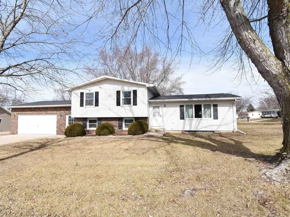 520 12th St NE, Independence, IA 50644