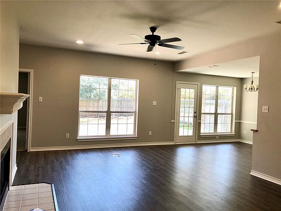 4th image of 209 Stuttgart Cir