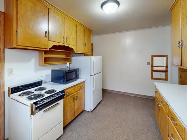 218 N 12th St #3, Bismarck, ND 58501