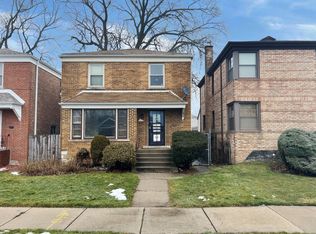8843 S Bennett Ave, Chicago, IL 60617