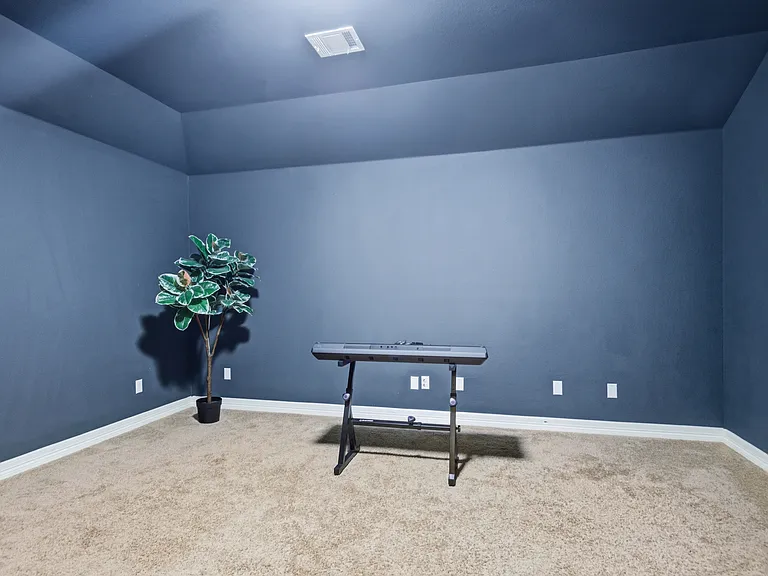 Mia Dr — Photo 6