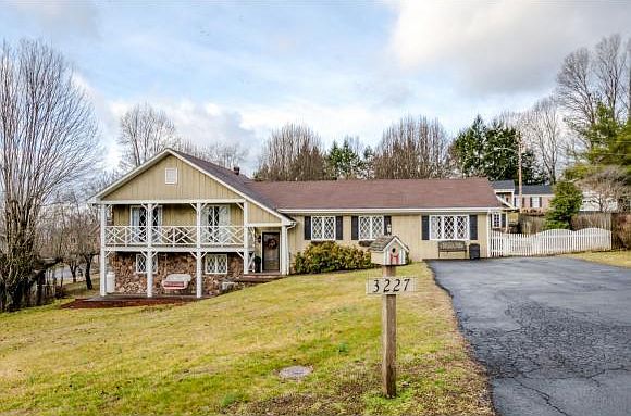 1st image of 3227 Longview Dr