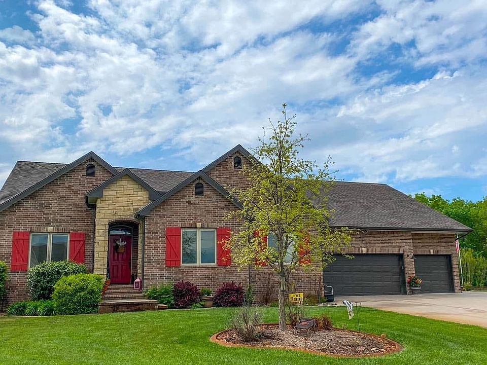 1st image of 525 N Valley Creek Cir