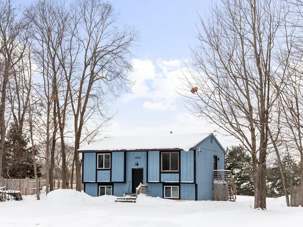 1806 Radcliffe Rd, Traverse City, MI 49685