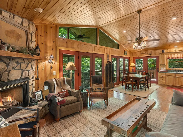 361 Wyanoak Rd — Photo 8