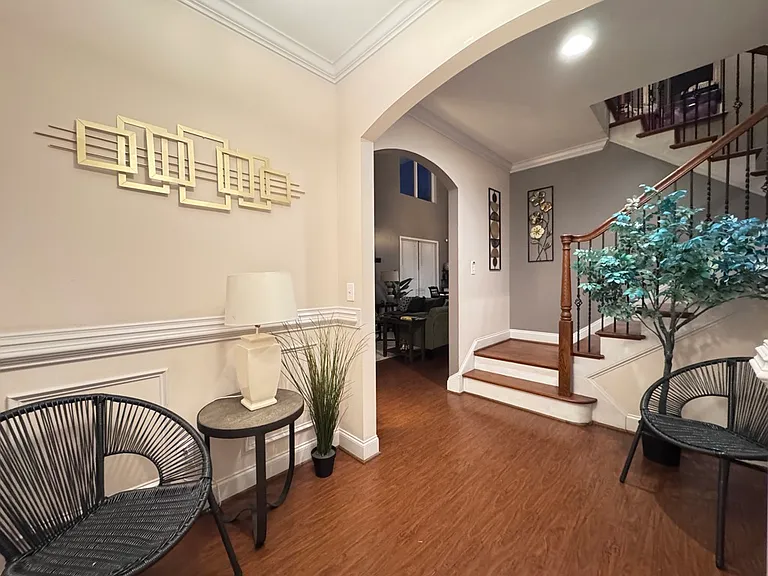 321 N Summit Ave — Photo 3
