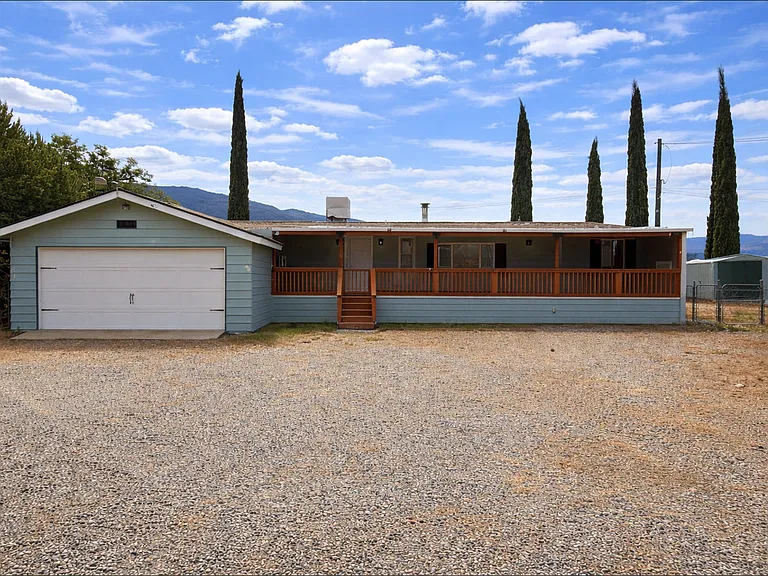 121 Larch Ct — Photo 2